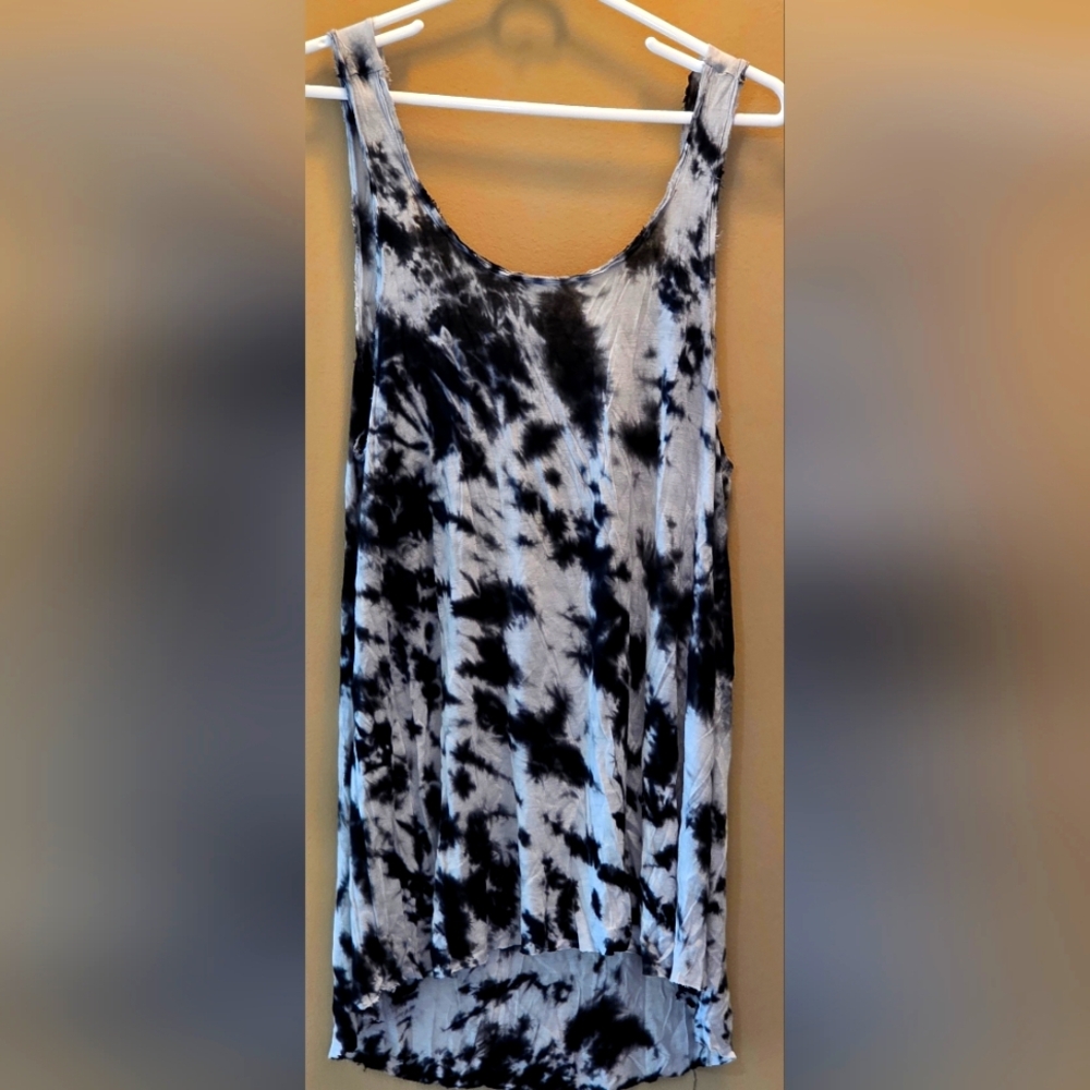 NWT Torrid Black And White Tye Dye High Low Tank Top Size 0X - Picture 2 of 11